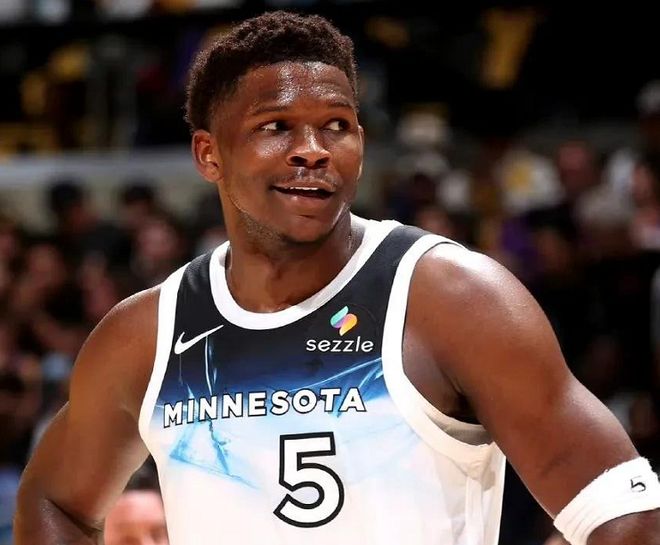 NBA赛季末伤病潮来袭 多队核心伤停冲击季后赛格