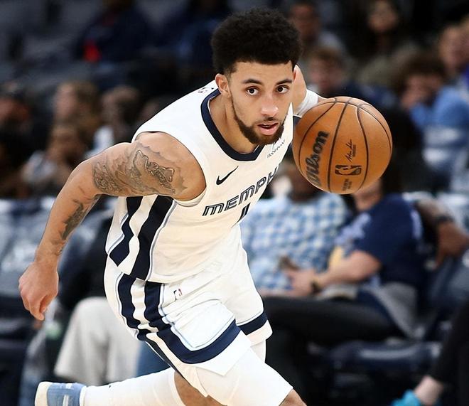 NBA赛季末伤病潮来袭 多队核心伤停冲击季后赛格