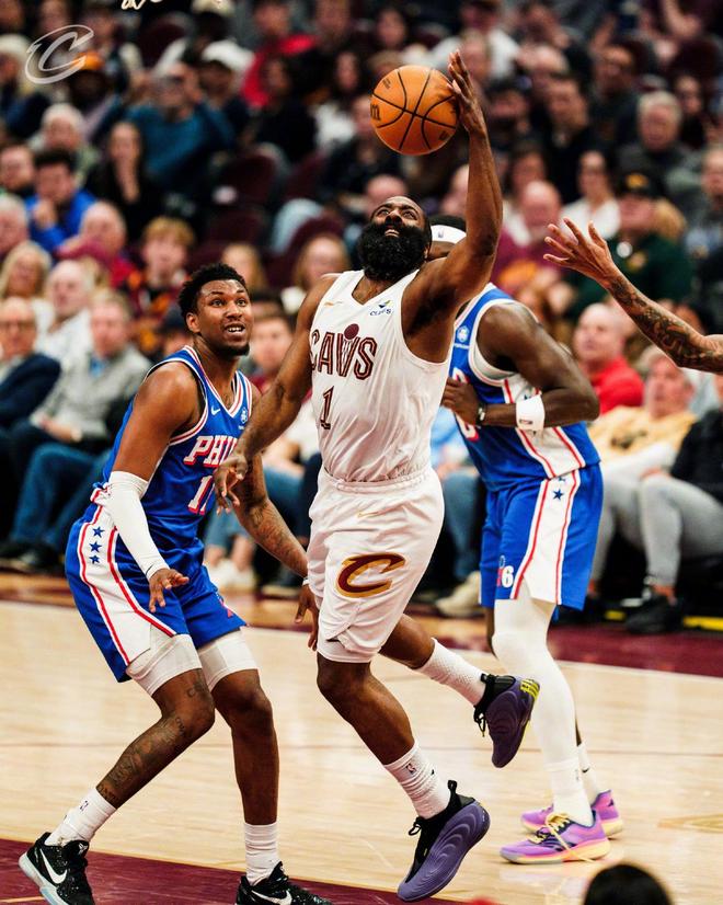 哈登创历史神迹 骑士横扫76人