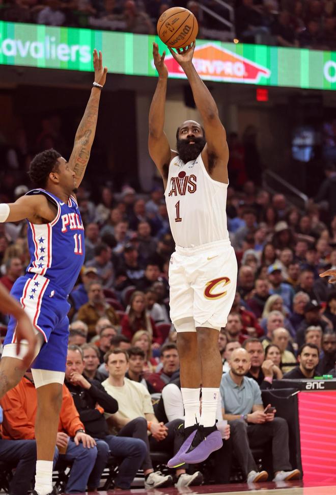 哈登创历史神迹 骑士横扫76人