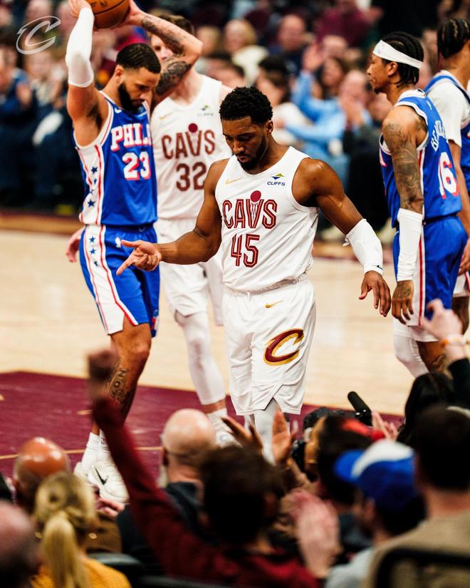 哈登创历史神迹 骑士横扫76人