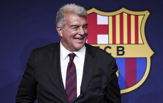 巴塞罗那夏窗1.3亿欧元引援巴斯托尼阿尔瓦雷斯