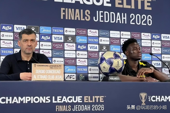 亚冠裁判马宁遭吉达联合主帅怒斥收钱黑哨引争