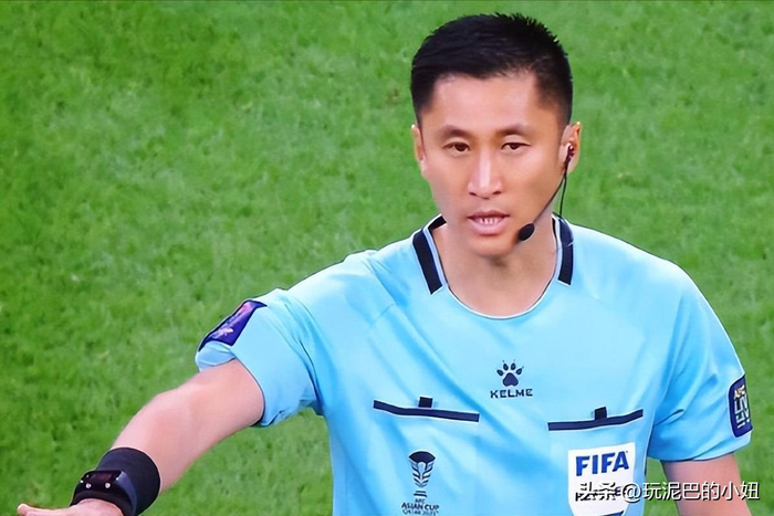 亚冠裁判马宁遭吉达联合主帅怒斥收钱黑哨引争