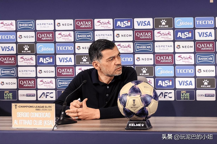 亚冠裁判马宁遭吉达联合主帅怒斥收钱黑哨引争