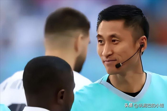 亚冠裁判马宁遭吉达联合主帅怒斥收钱黑哨引争