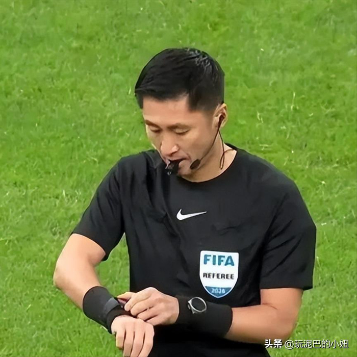 亚冠裁判马宁遭吉达联合主帅怒斥收钱黑哨引争